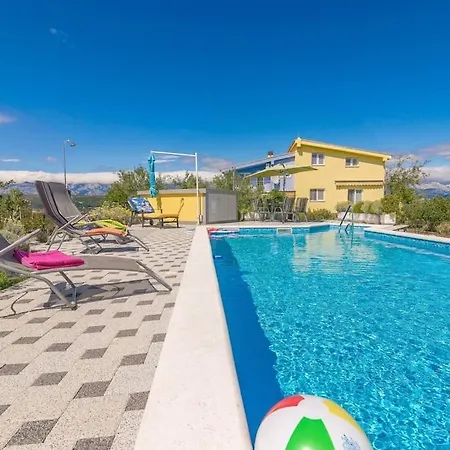 Pool W/ 2000m Fully Fenced Garden *nika Apartamento *
